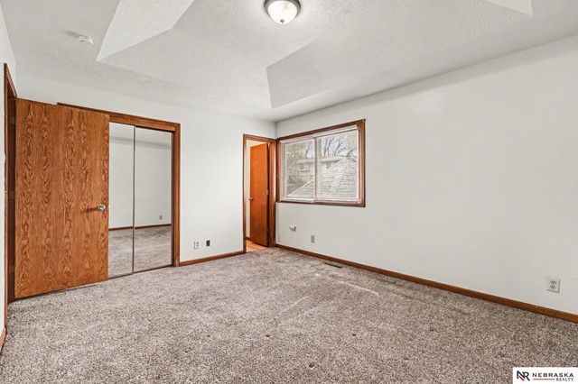 11329 Hartman Circle, Omaha, NE 68164