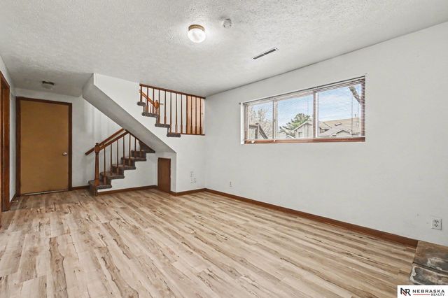 11329 Hartman Circle, Omaha, NE 68164