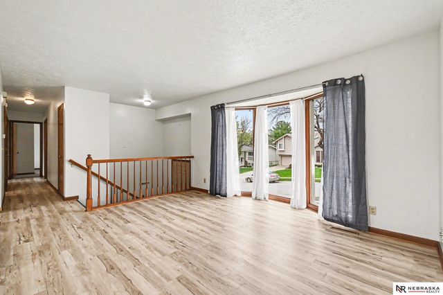 11329 Hartman Circle, Omaha, NE 68164