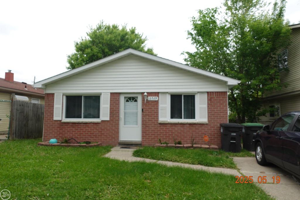 13529 FELLRATH Street, Taylor, MI 48180