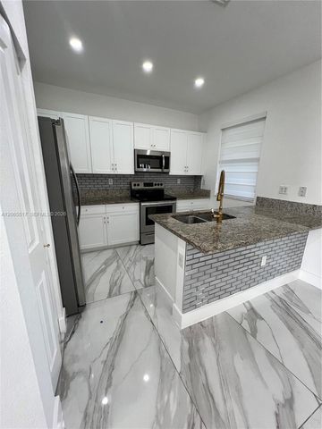 11370 SW 254th Terrace 11370, Homestead, FL 33032