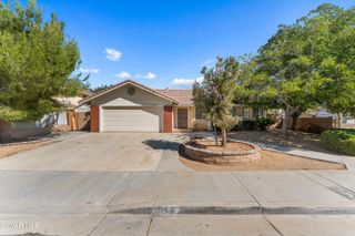 2427 Oakcrest Avenue, Palmdale, CA 93550