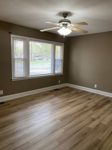 132 Dave Dr, Clarksville, TN 37042