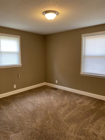 132 Dave Dr, Clarksville, TN 37042