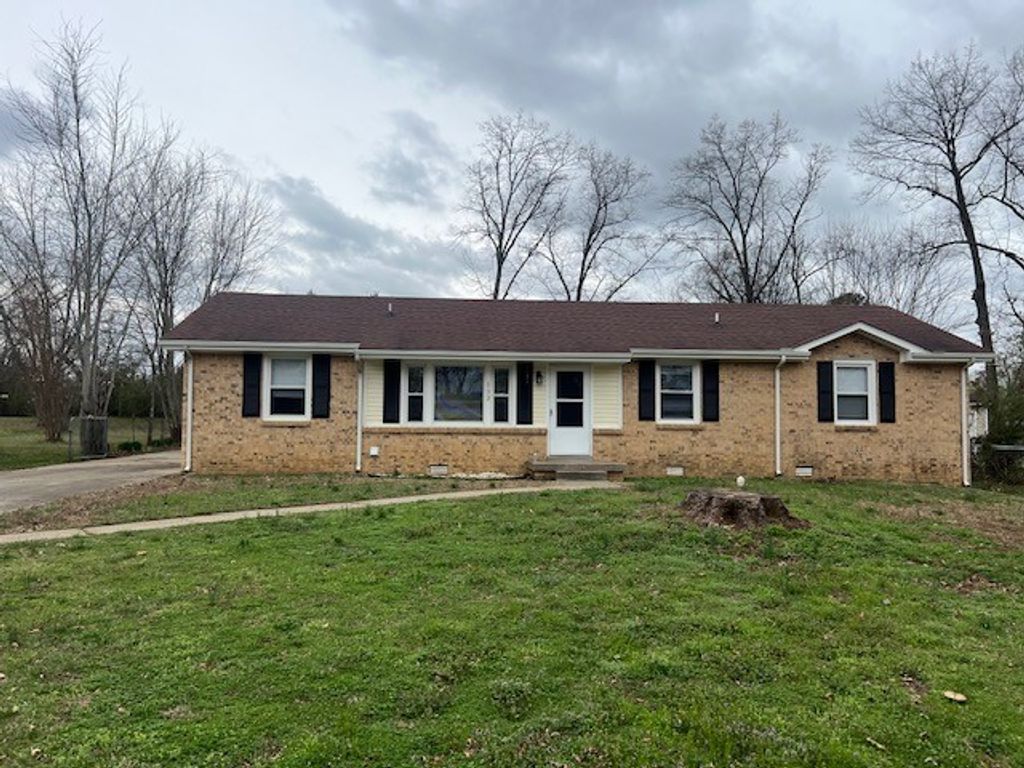 132 Dave Dr, Clarksville, TN 37042