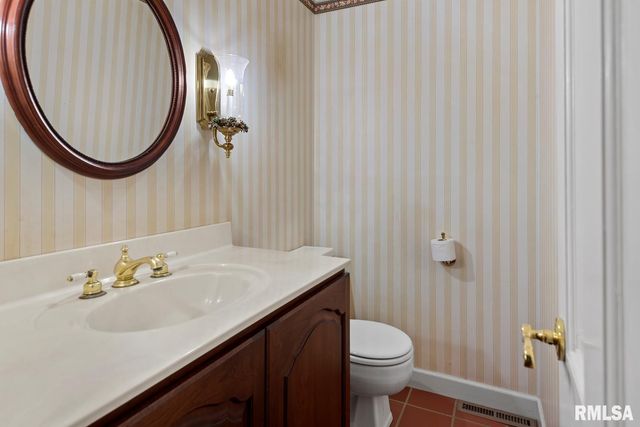 839 GROVE Street, Jacksonville, IL 62650