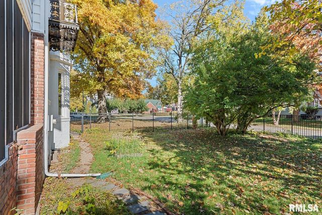 839 GROVE Street, Jacksonville, IL 62650