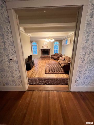 839 GROVE Street, Jacksonville, IL 62650