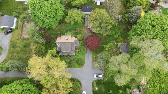 42 Maple Street, Hamilton, MA 01982