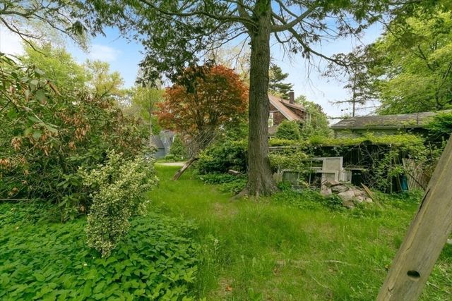 42 Maple Street, Hamilton, MA 01982