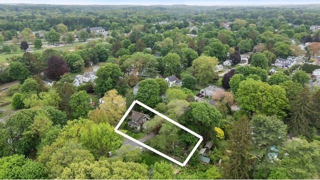 42 Maple Street, Hamilton, MA 01982