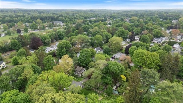 42 Maple Street, Hamilton, MA 01982