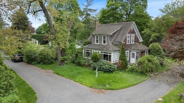 42 Maple Street, Hamilton, MA 01982