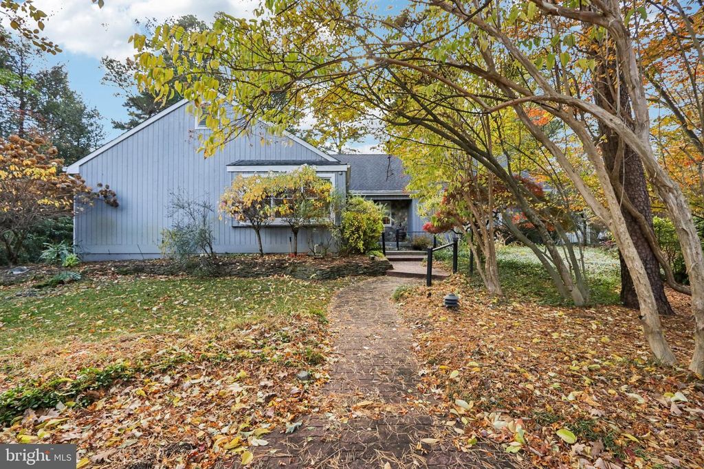 122 DEERFIELD AVE, Marlton, NJ 08053