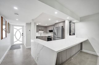 9410 N Hollybrook Lake Drive, Pembroke Pines, FL 33025
