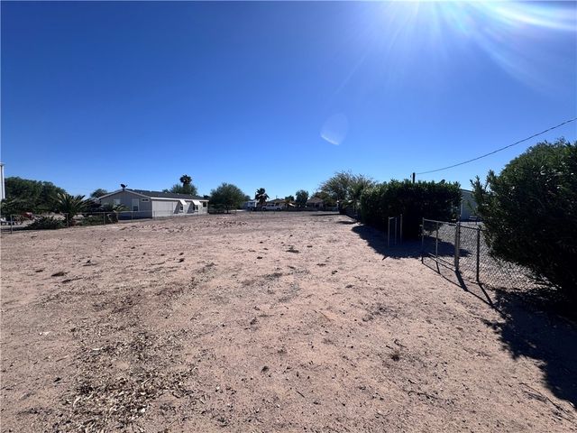 5461 E Coconino Drive, Topock, AZ 86436