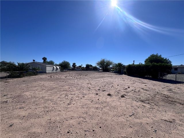 5461 E Coconino Drive, Topock, AZ 86436