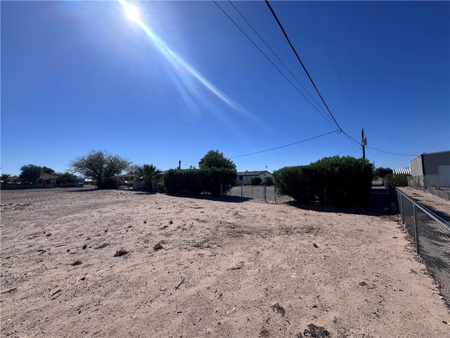 5461 E Coconino Drive, Topock, AZ 86436