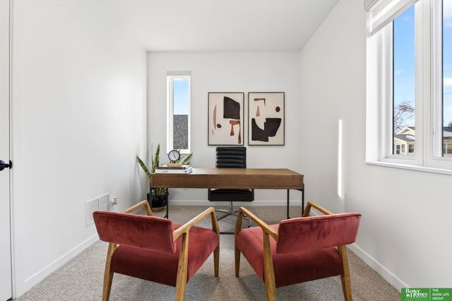 5321 Elmwood Plaza, Omaha, NE 68106