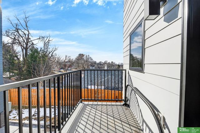 5321 Elmwood Plaza, Omaha, NE 68106