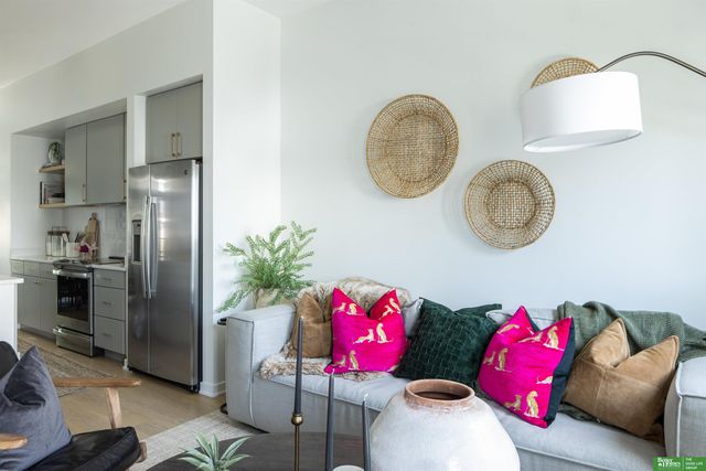 5321 Elmwood Plaza, Omaha, NE 68106