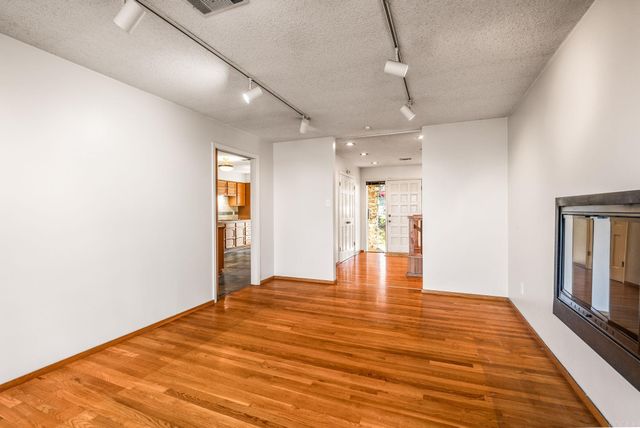 4 Hearthside Drive, Little Rock, AR 72207