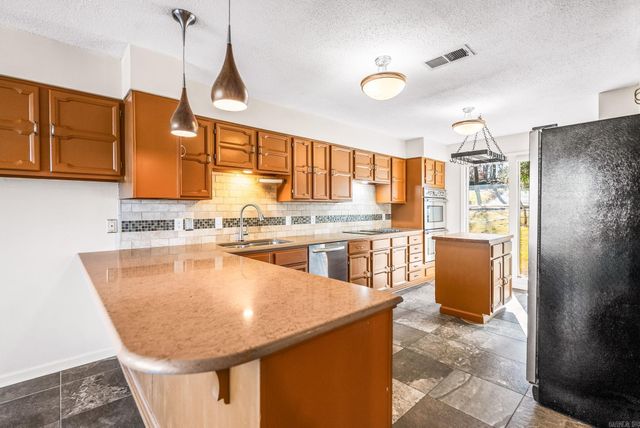 4 Hearthside Drive, Little Rock, AR 72207