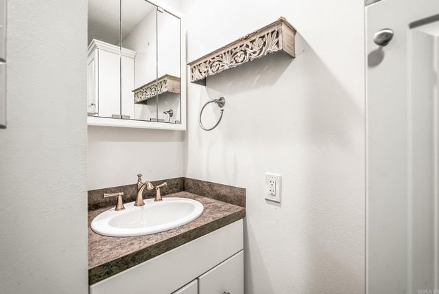 4 Hearthside Drive, Little Rock, AR 72207