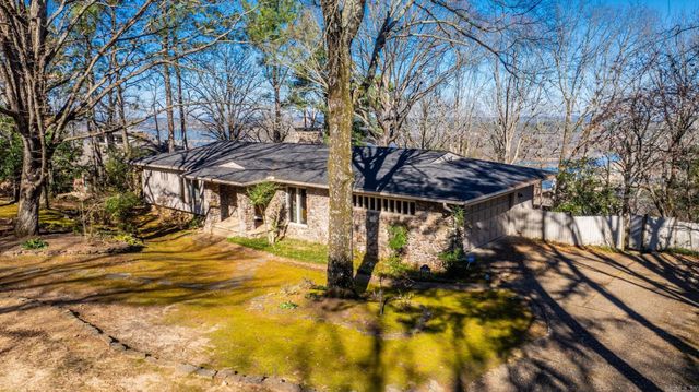 4 Hearthside Drive, Little Rock, AR 72207