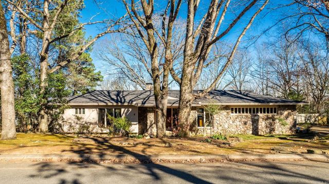 4 Hearthside Drive, Little Rock, AR 72207