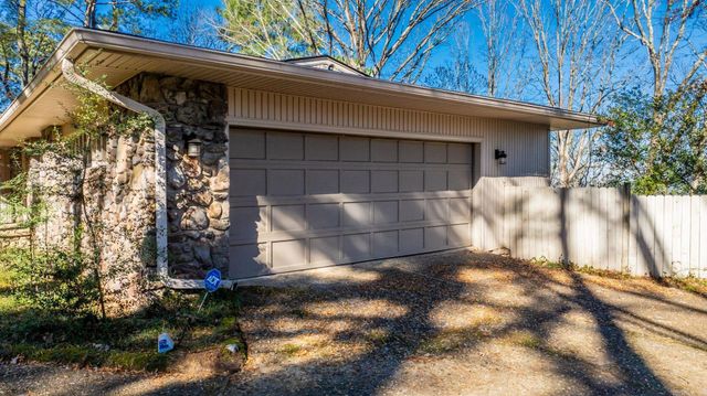 4 Hearthside Drive, Little Rock, AR 72207