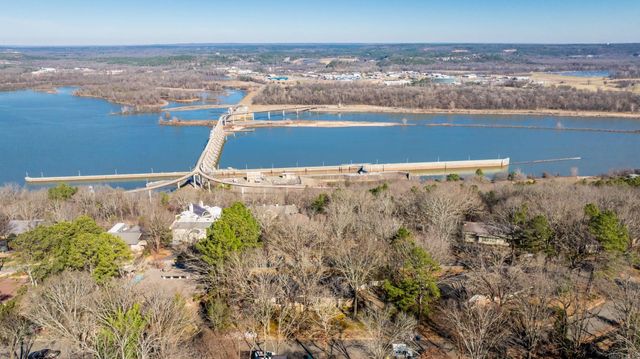 4 Hearthside Drive, Little Rock, AR 72207