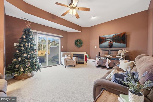 36 HARBOR DR, Hammonton, NJ 08037