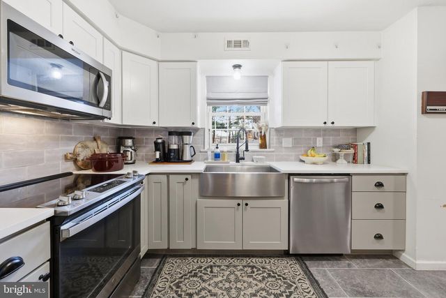 36 HARBOR DR, Hammonton, NJ 08037