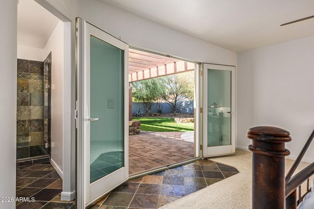 142 E VOLTAIRE Avenue, Phoenix, AZ 85022