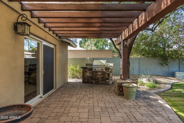 142 E VOLTAIRE Avenue, Phoenix, AZ 85022