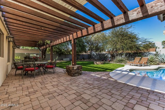 142 E VOLTAIRE Avenue, Phoenix, AZ 85022