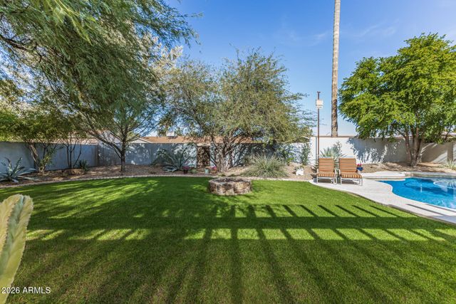 142 E VOLTAIRE Avenue, Phoenix, AZ 85022
