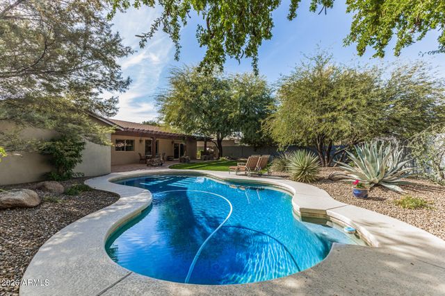 142 E VOLTAIRE Avenue, Phoenix, AZ 85022