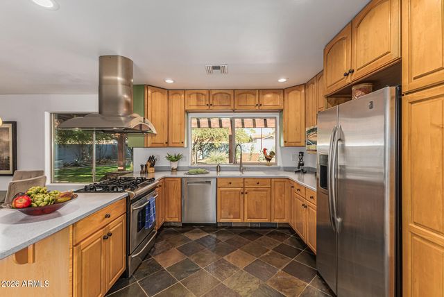 142 E VOLTAIRE Avenue, Phoenix, AZ 85022