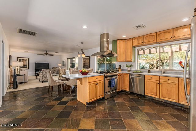 142 E VOLTAIRE Avenue, Phoenix, AZ 85022