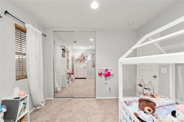 16422 Empire Lakes Court, Fontana, CA 92336