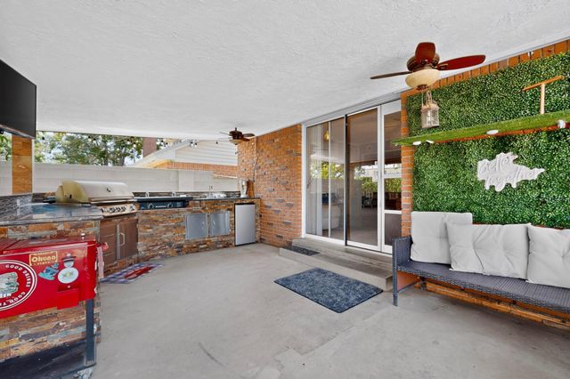3720 General Stilwell Street NE, Albuquerque, NM 87111