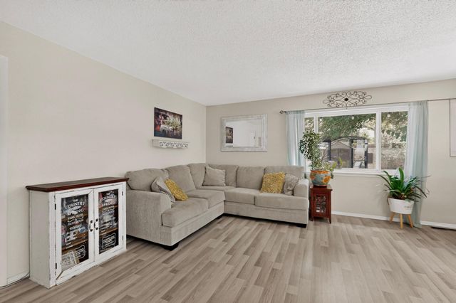 3720 General Stilwell Street NE, Albuquerque, NM 87111