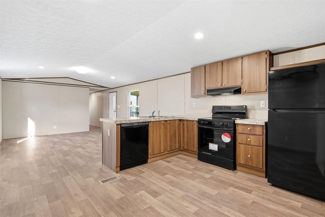 618 E 6th Street A, Blum, TX 76627