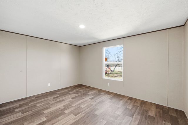 618 E 6th Street A, Blum, TX 76627