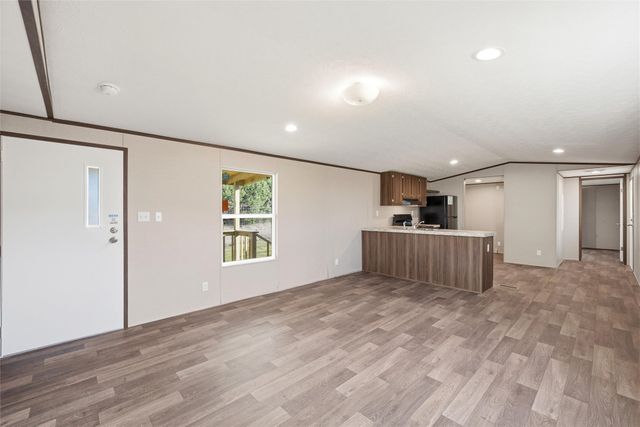 618 E 6th Street A, Blum, TX 76627