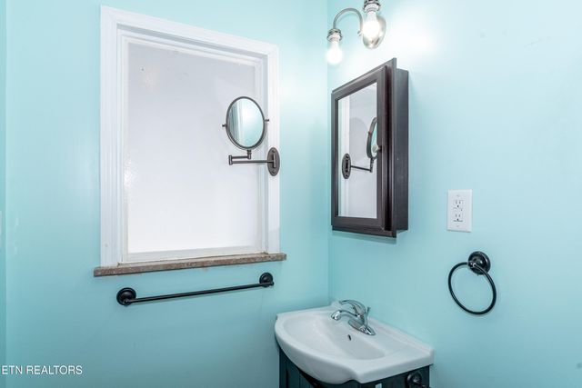 1202 Tapoco Ave, Maryville, TN 37801