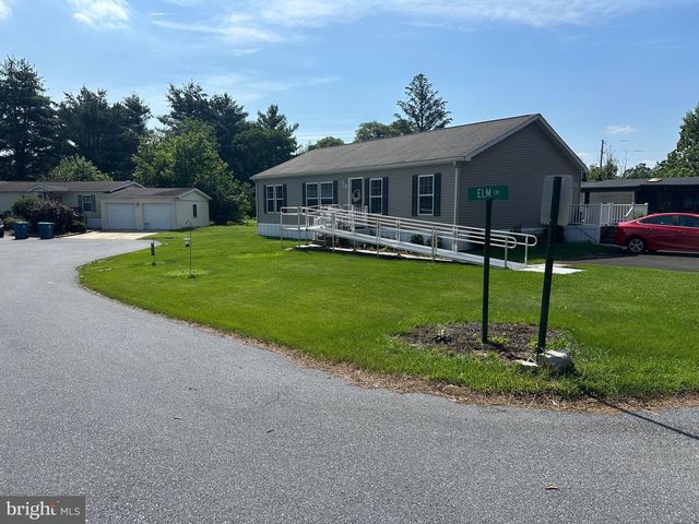 2 ELM CIR, Quakertown, PA 18951