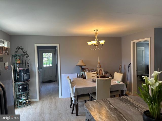 2 ELM CIR, Quakertown, PA 18951